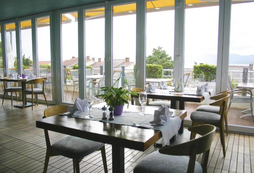 پانسیون Apartments Villa Azzurra Bol