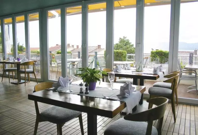 پانسیون Apartments Villa Azzurra Bol