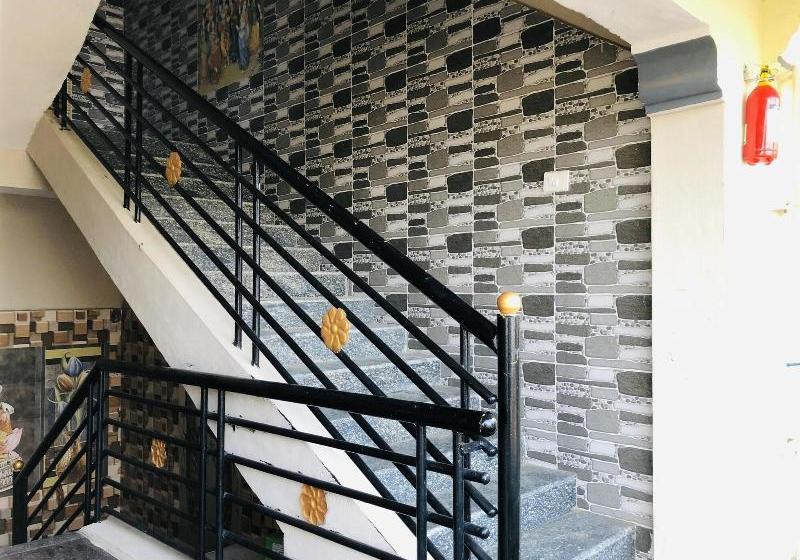 ホテル Dhana Dhaanya Residency By Oyo Rooms