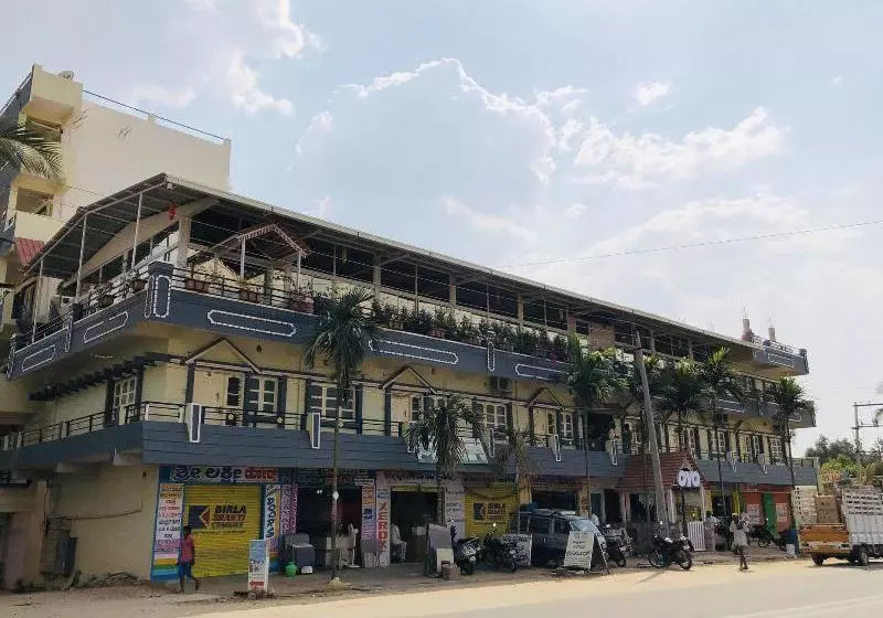 ホテル Dhana Dhaanya Residency By Oyo Rooms