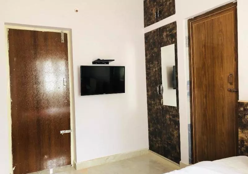 ホテル Dhana Dhaanya Residency By Oyo Rooms