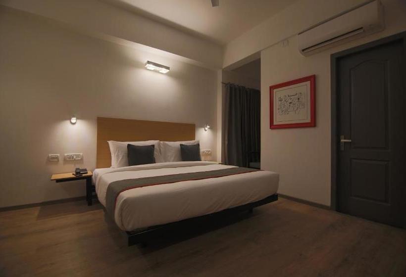 هتل Super Townhouse Airport Road