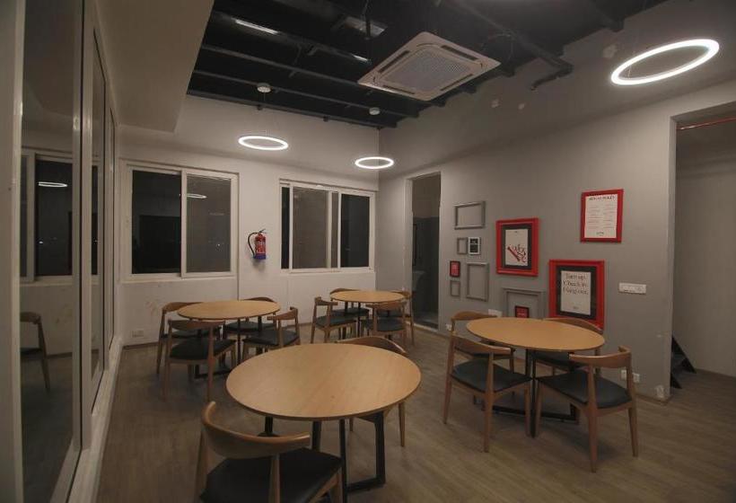 هتل Super Townhouse Airport Road