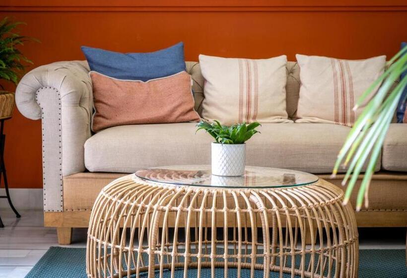 Отель Soho Boutique Urban