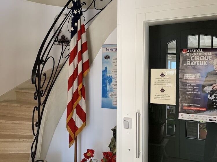 پانسیون Friendly Home Bayeux