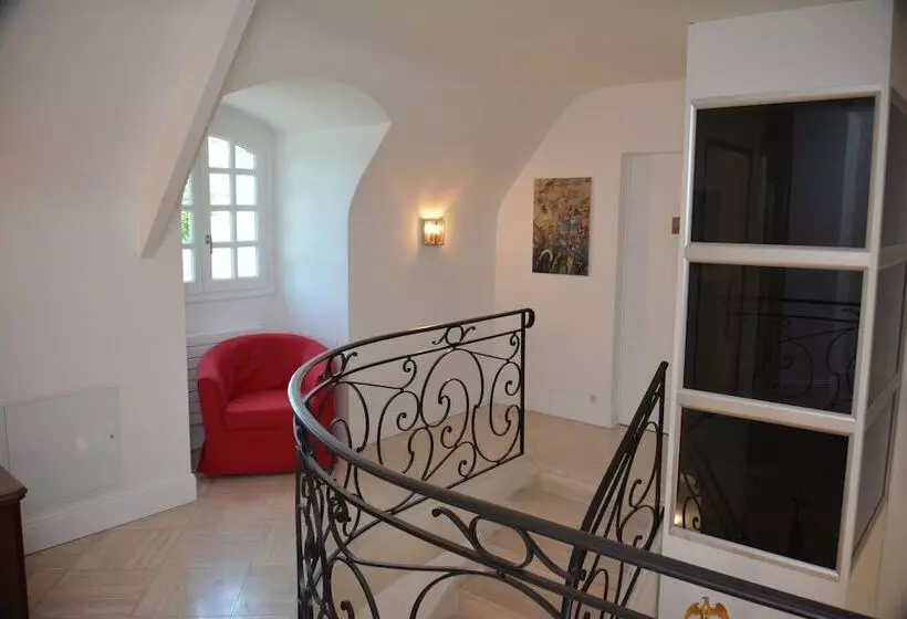 پانسیون Friendly Home Bayeux