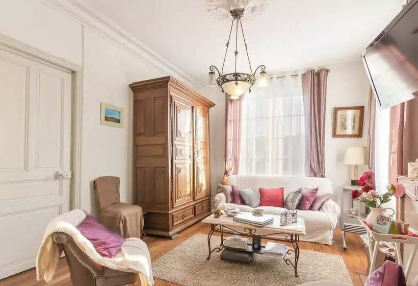 پانسیون Les Chambres D Hotes  La Biscoutie