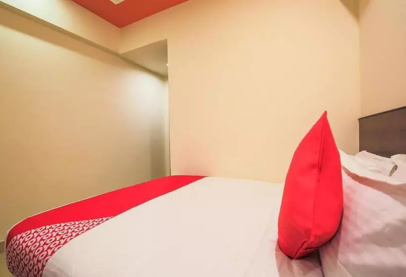 Oyo 9612 Hotel Royal Ramiro