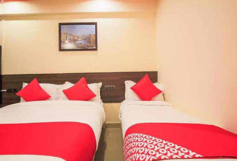 Oyo 9612 Hotel Royal Ramiro