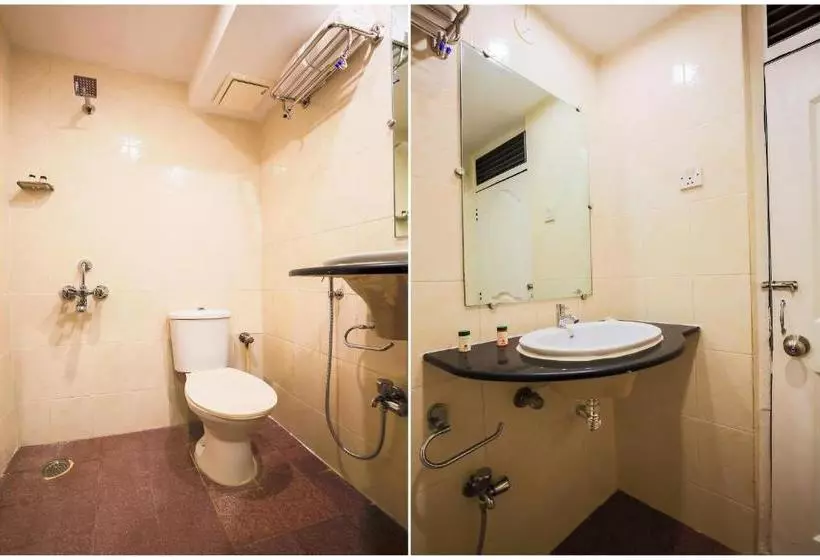 Oyo 9612 Hotel Royal Ramiro