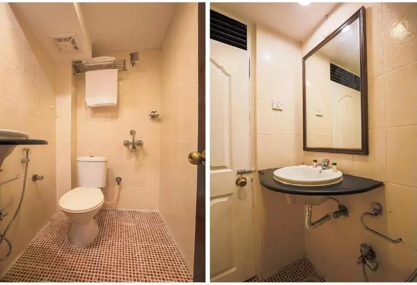 Oyo 9612 Hotel Royal Ramiro