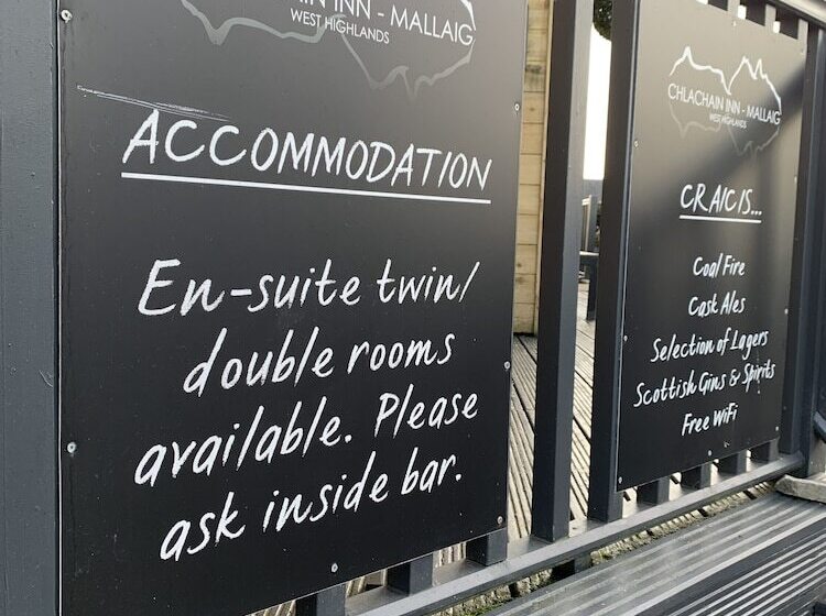 בית מלון כפרי The Chlachain Inn