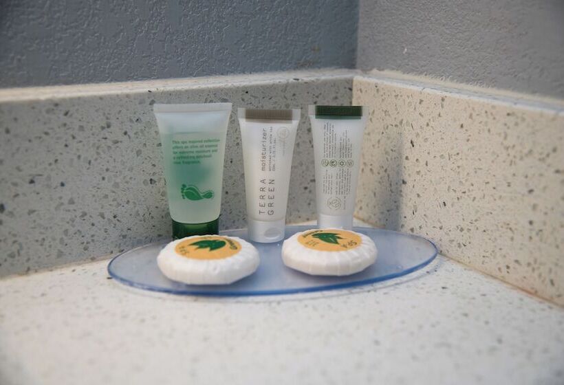 Отель Columbus Inn And Suites