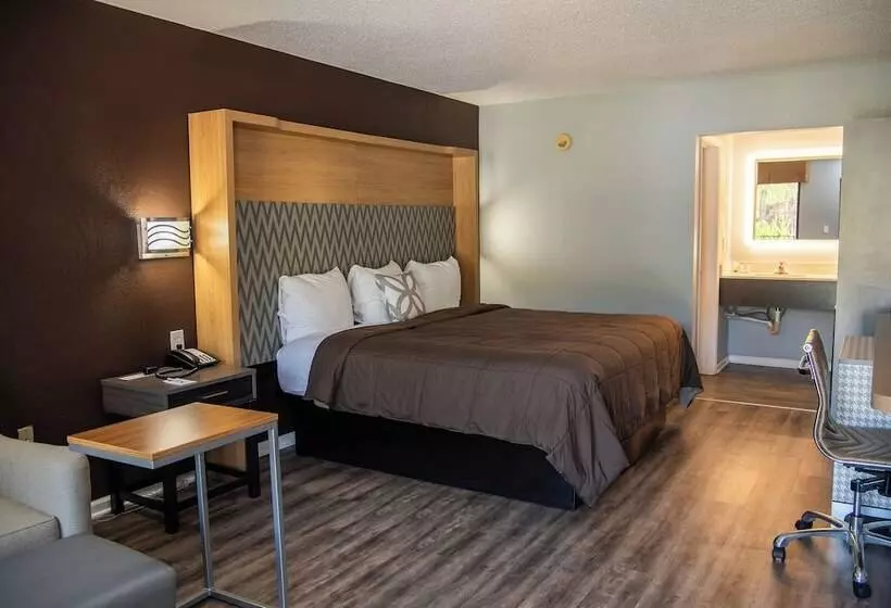 Отель Columbus Inn And Suites