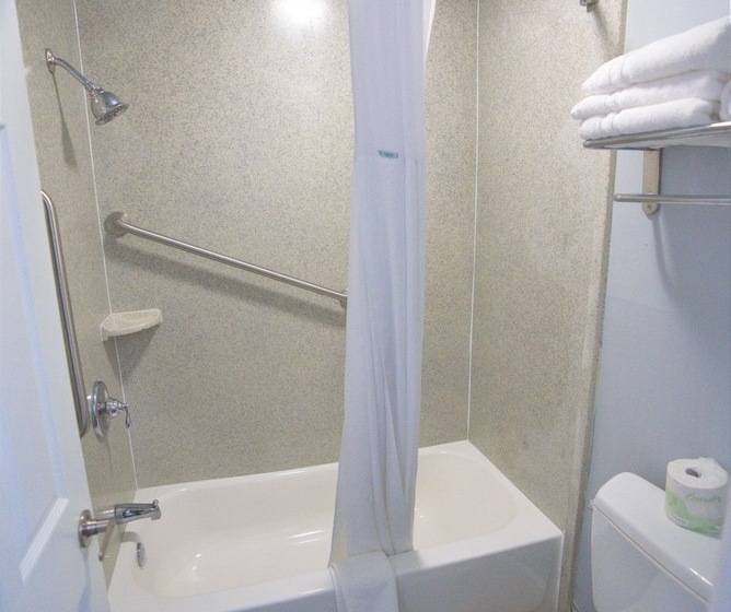 Отель Columbus Inn And Suites