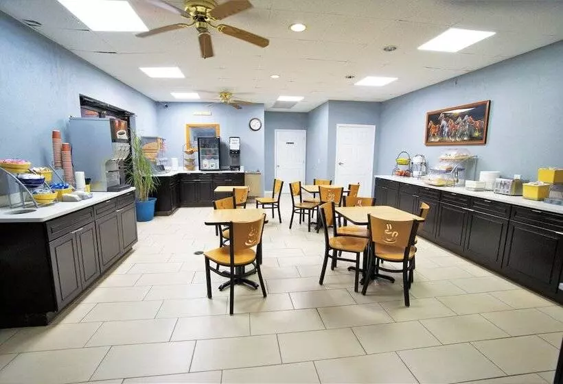 Отель Columbus Inn And Suites