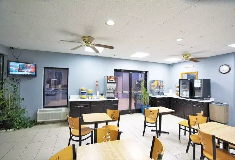 Отель Columbus Inn And Suites