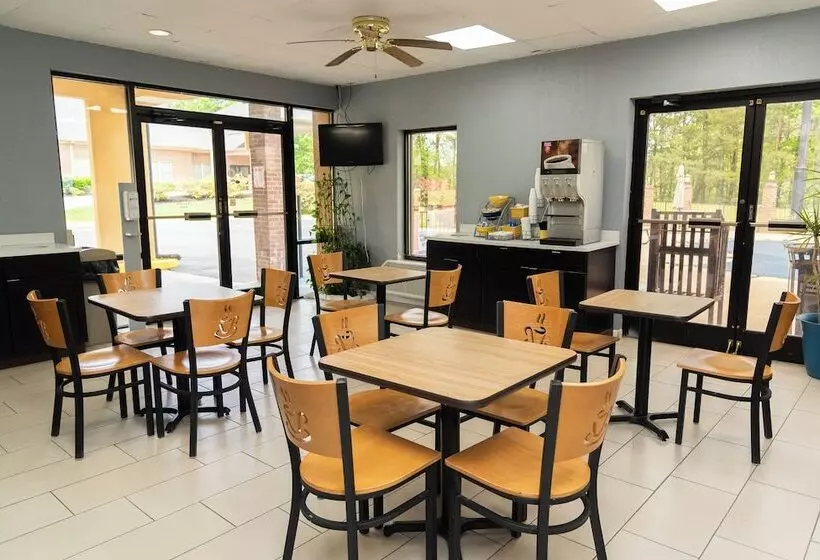 Отель Columbus Inn And Suites