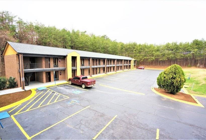 Отель Columbus Inn And Suites