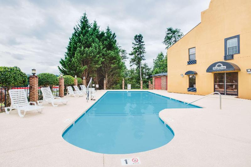 Отель Columbus Inn And Suites