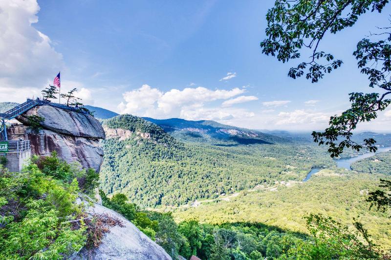 Отель Columbus Inn And Suites