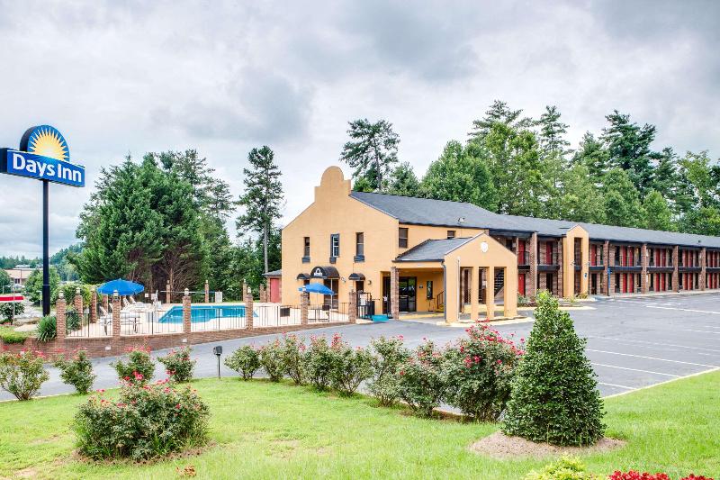 Отель Columbus Inn And Suites