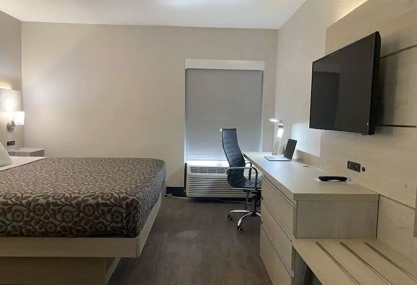 Отель Days Inn & Suites By Wyndham Peachtree Corners Norcross