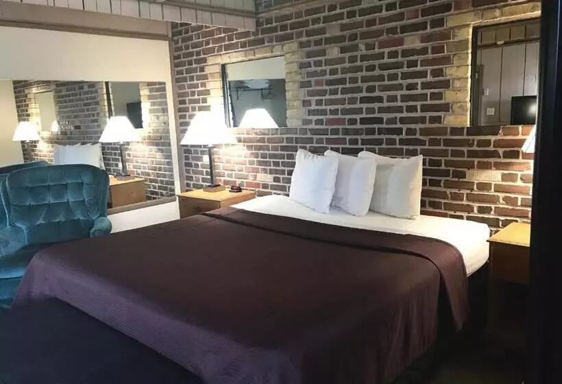 Отель Don Q Inn