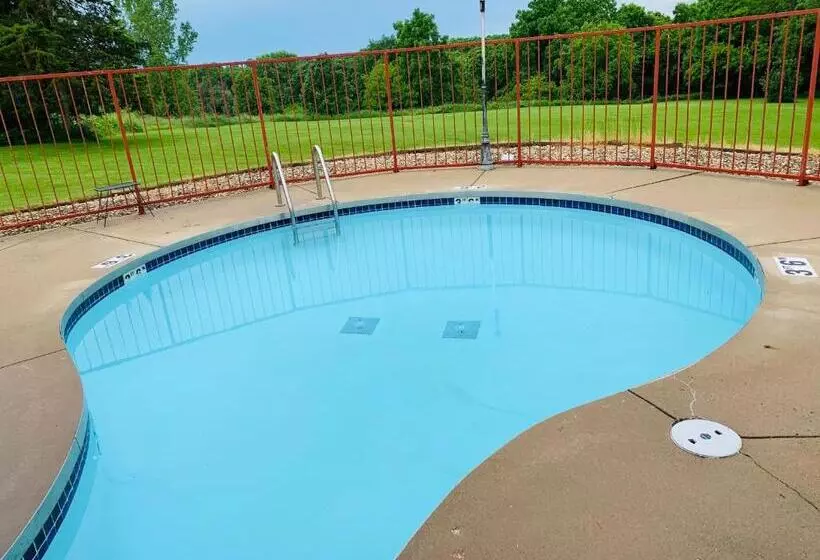 Отель Don Q Inn