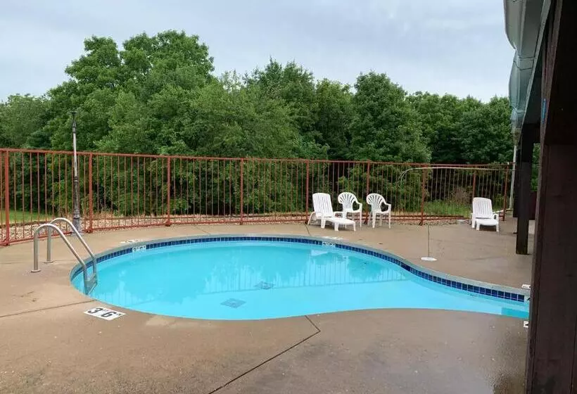 Отель Don Q Inn