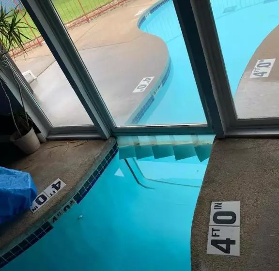 Отель Don Q Inn