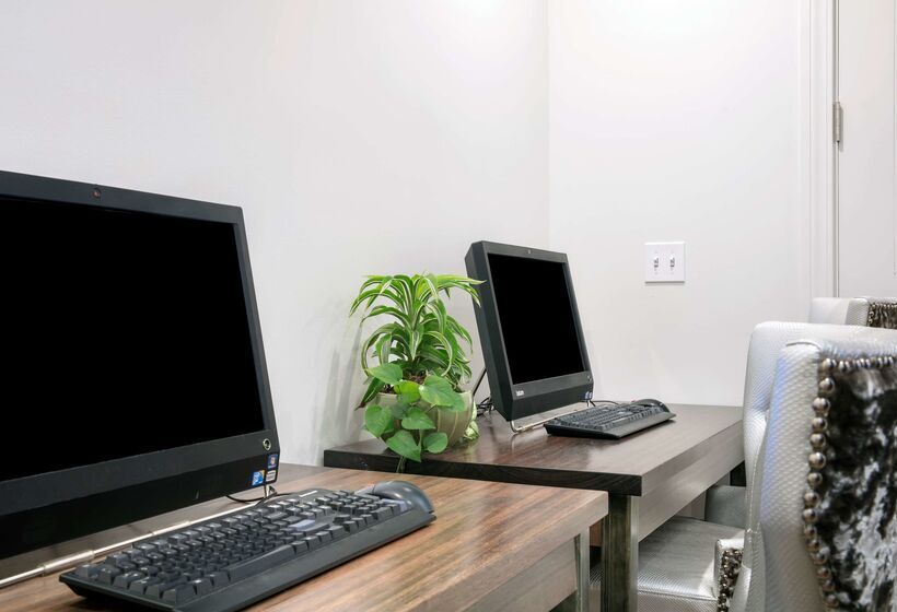 Doubletree By Hilton Hotel Tallahassee