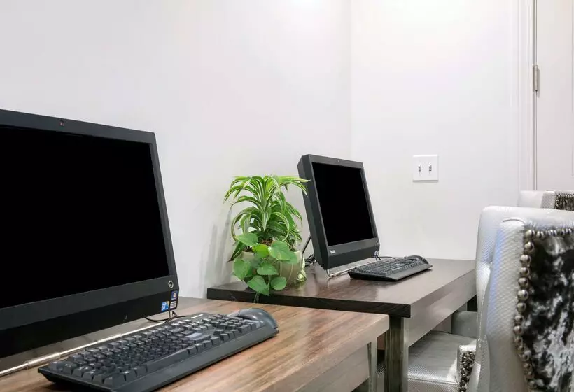 Doubletree By Hilton Hotel Tallahassee