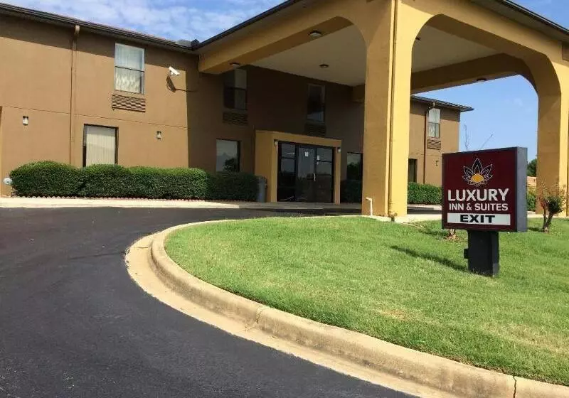 酒店 Luxury Inn & Suites