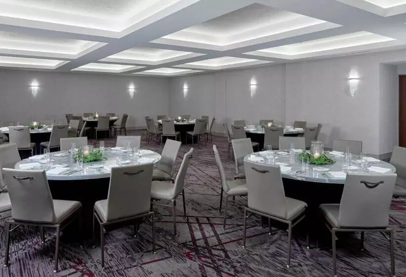 The Del Monte Lodge Renaissance Rochester Hotel & Spa