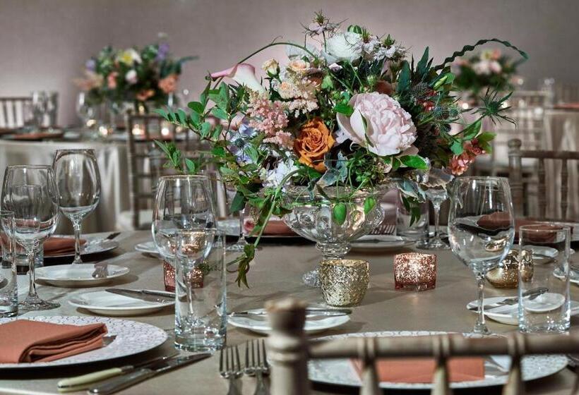 The Del Monte Lodge Renaissance Rochester Hotel & Spa