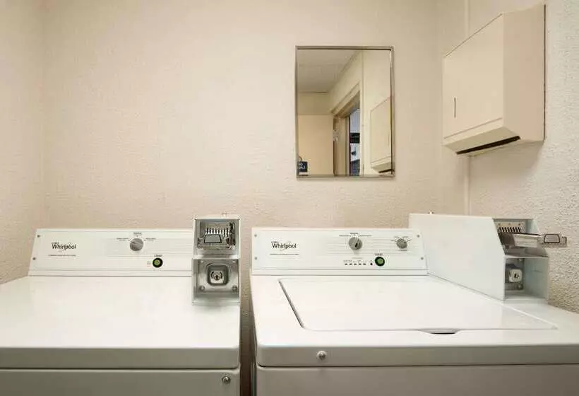 מוטל Days Inn By Wyndham Seneca Clemson