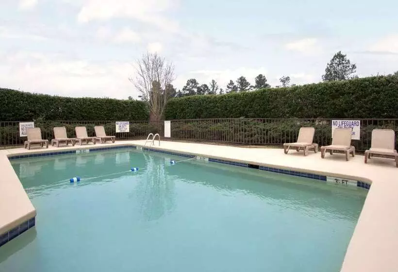 מוטל Days Inn By Wyndham Seneca Clemson