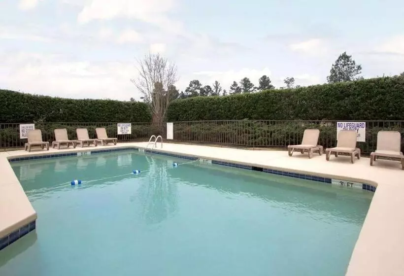 מוטל Days Inn By Wyndham Seneca Clemson