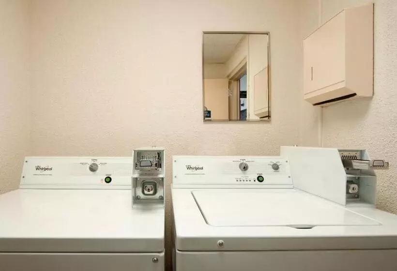 מוטל Days Inn By Wyndham Seneca Clemson