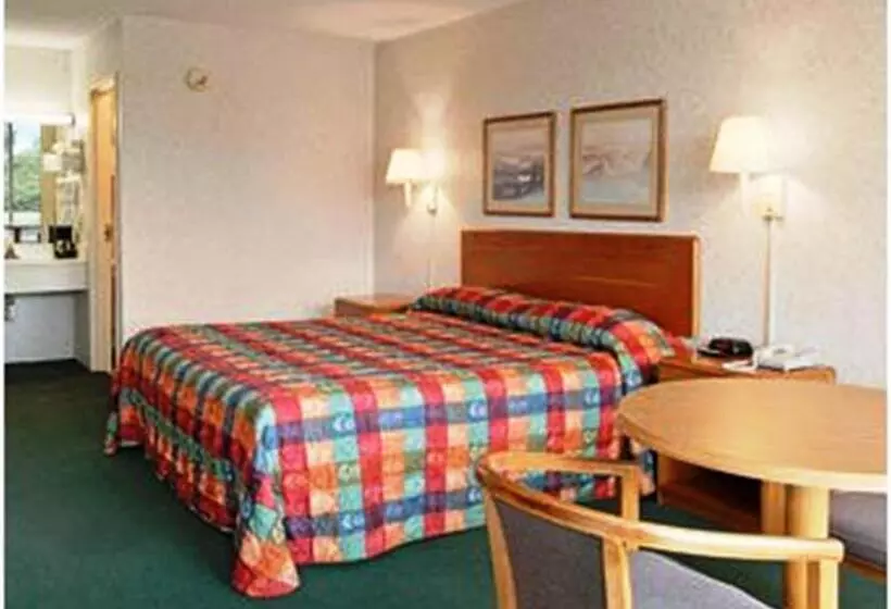 מוטל Days Inn By Wyndham Seneca Clemson