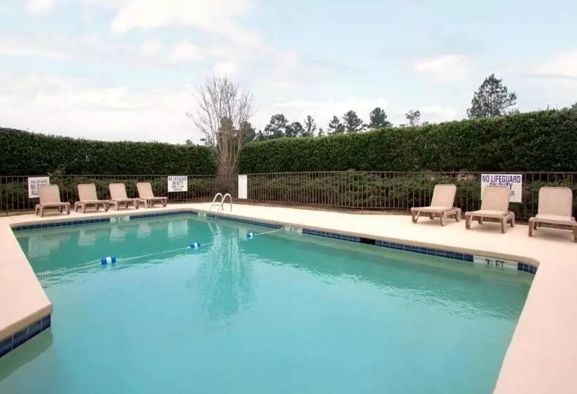 מוטל Days Inn By Wyndham Seneca Clemson