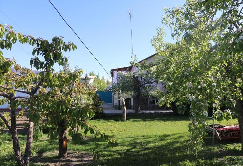 پانسیون Guest House Aziza