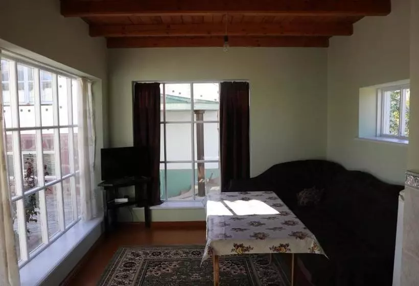 پانسیون Guest House Aziza