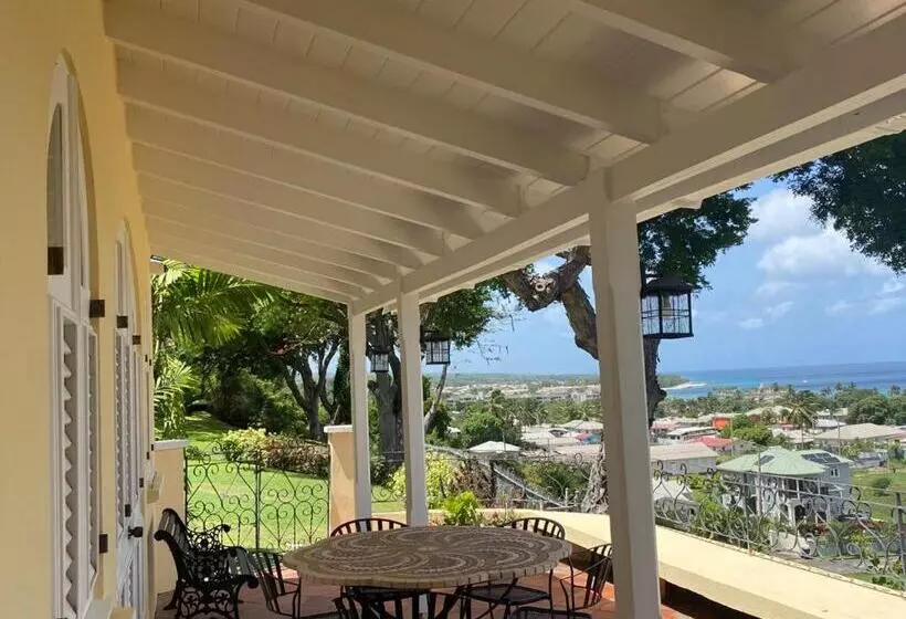 پانسیون Colleton Great House