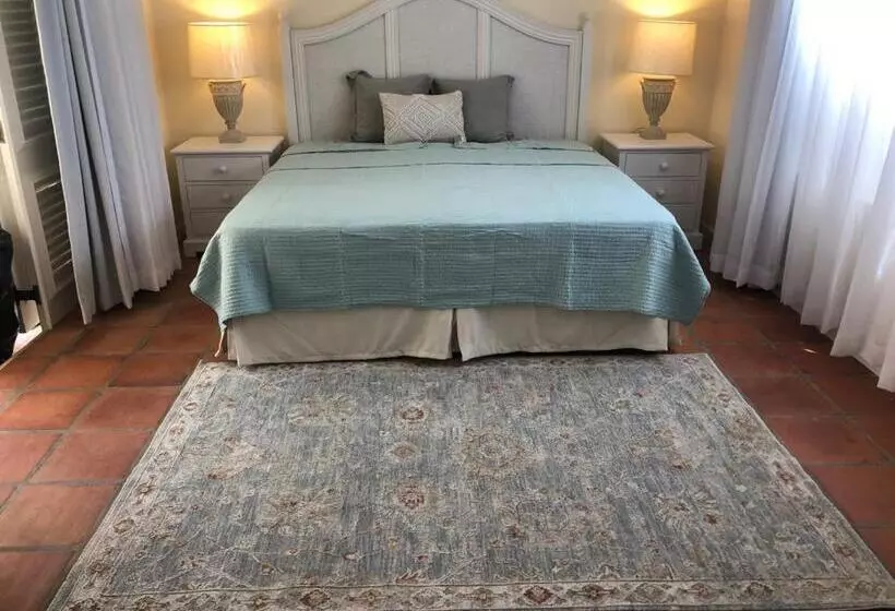 پانسیون Colleton Great House