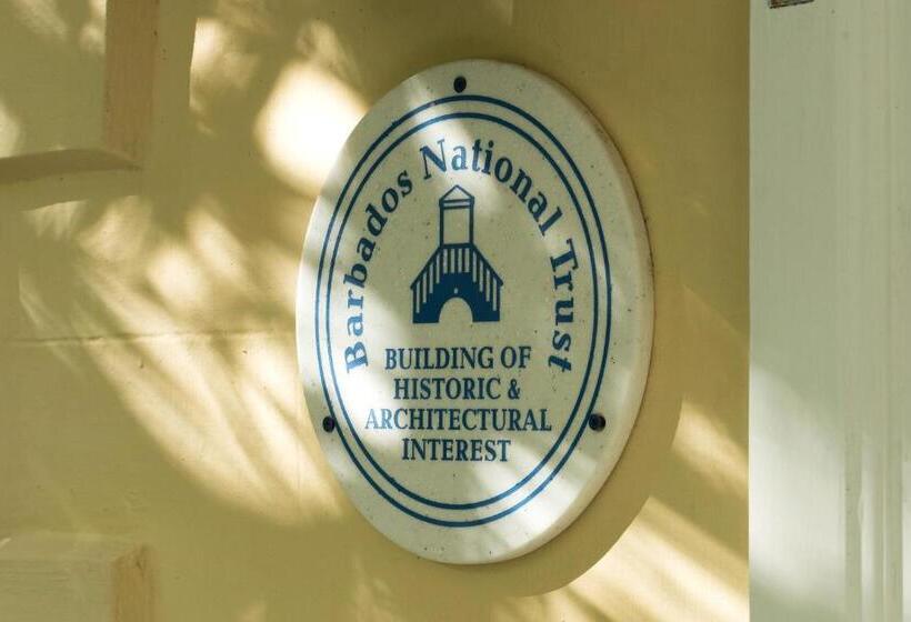 پانسیون Colleton Great House