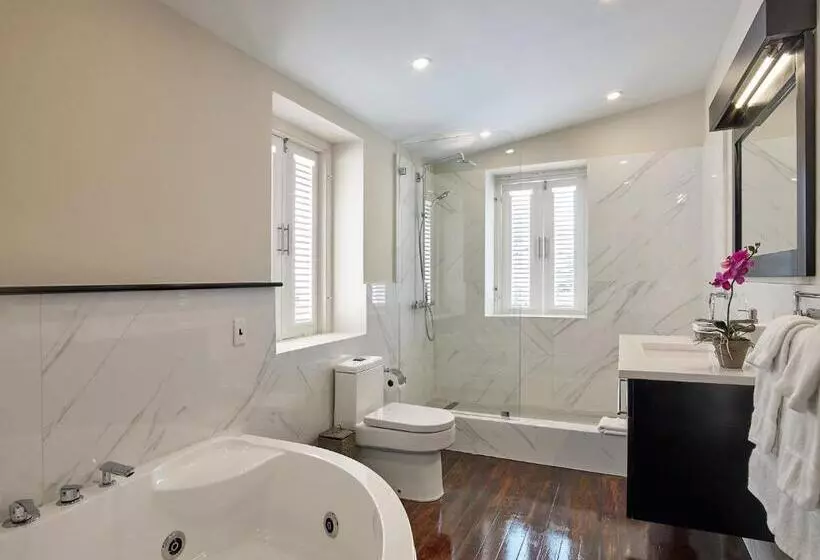 پانسیون Colleton Great House