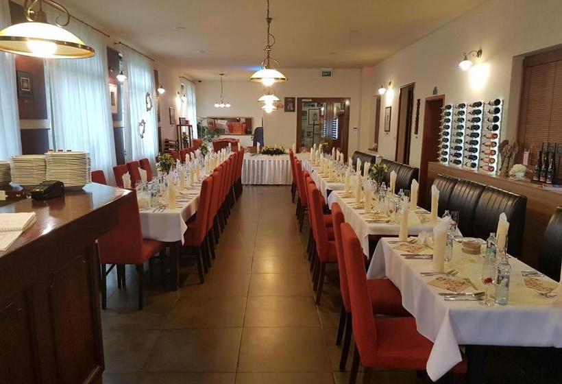 ペンション Penzión ľadoveň Skvelá Kuchyňa A Rodinná Atmosféra