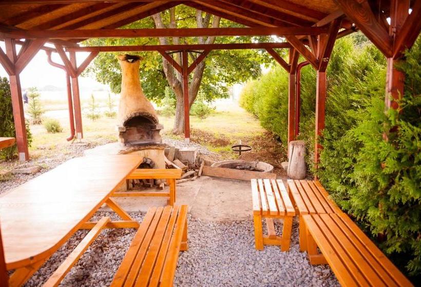 ペンション Penzión ľadoveň Skvelá Kuchyňa A Rodinná Atmosféra